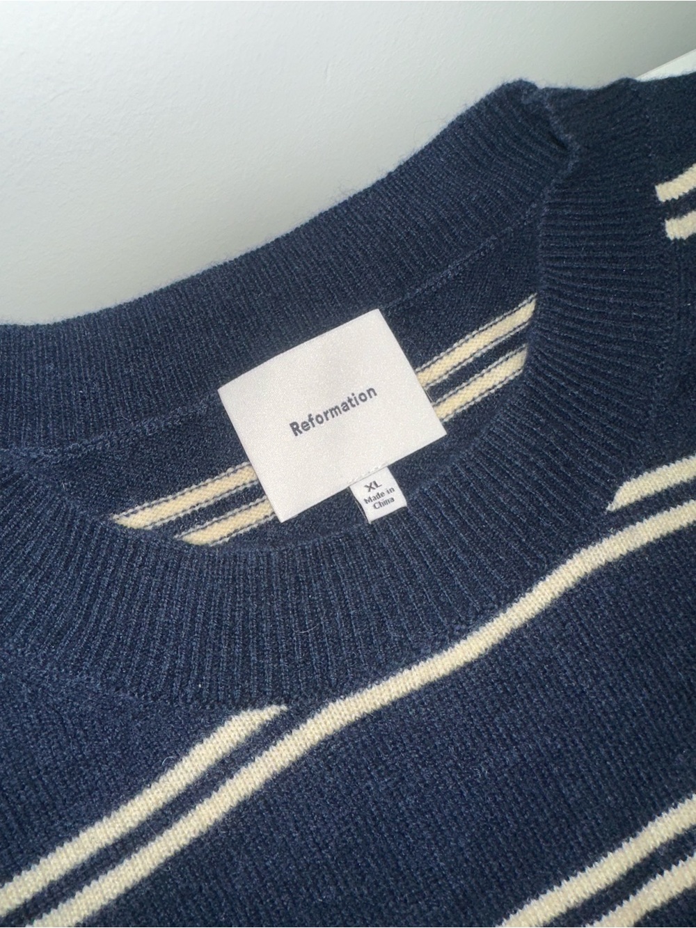 Reformation Dana Cashmere Crew Sweater - Picture 3 of 4